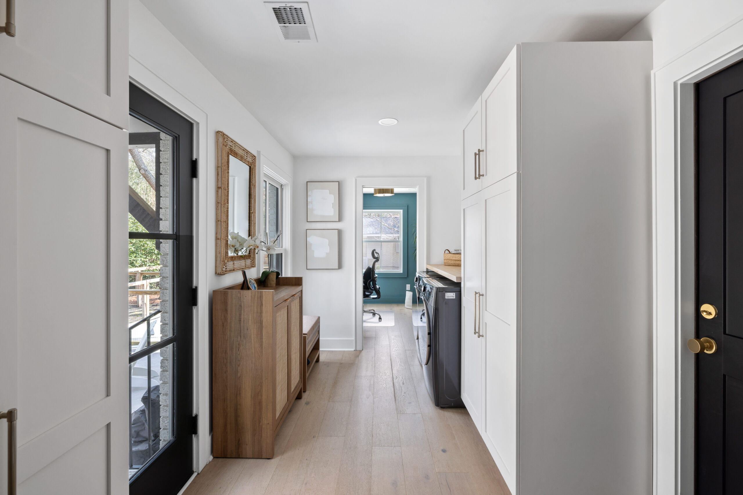 969 Lakeview